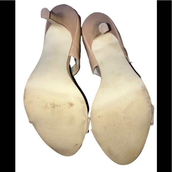 Tahari Nude colored Leather Ankle-Strap Heel, sz 9.5, leather. - Picture 8 of 9